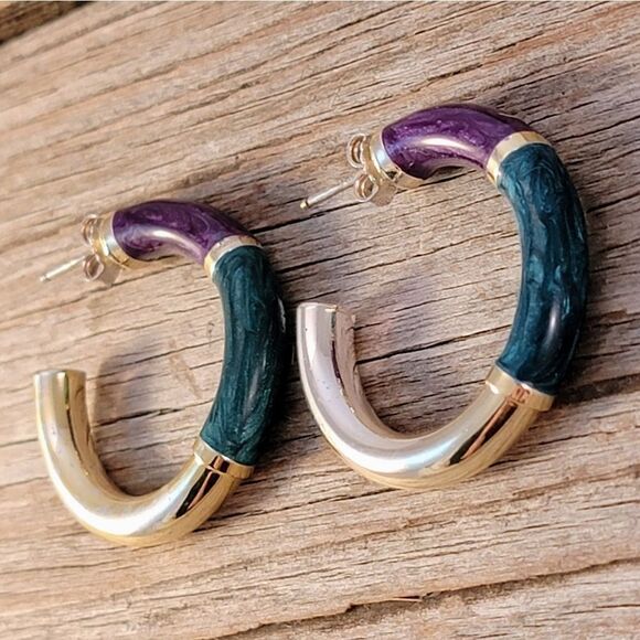 Vintage 1 1/4" Gold Over Sterling Purple and Teal Resin Hoop Earrings - Picture 3 of 6
